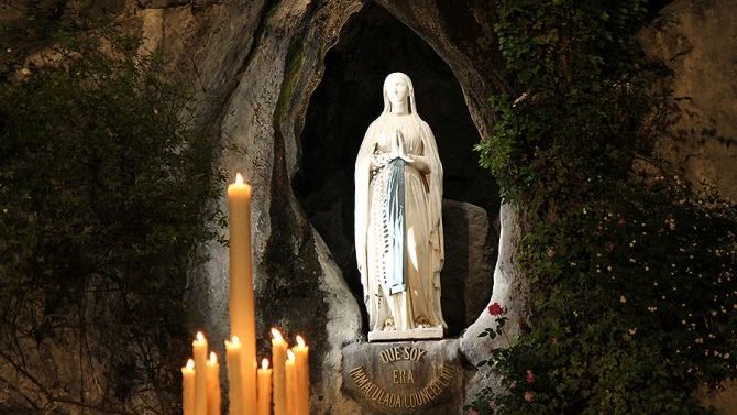 Our Lady of Lourdes grotto, Lourdes, France. (Elise Harris/CNA)