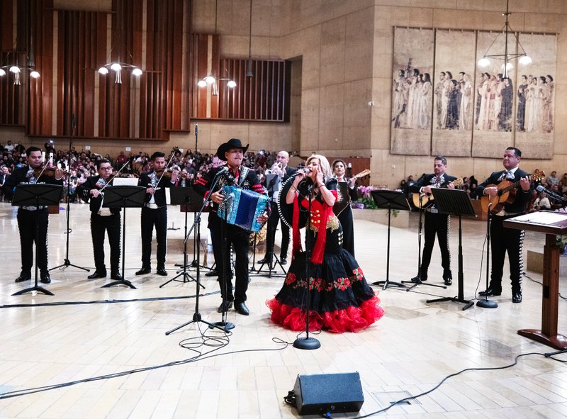 Singers perform during the Las Mañanitas vigil celebrating Our Lady of Guadalupe on Dec. 11. (Victor Alemán)