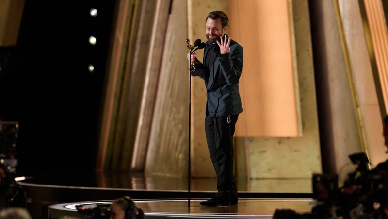 Kieran Culkin gestures his desired number of children as he accepts the Oscar® for Actor in a Supporting Role during the 97th Oscars® telecast at the Dolby® Theatre at Ovation Hollywood on Sunday, March 2. (Trae Patton/The Academy ©A.M.P.A.S.)
