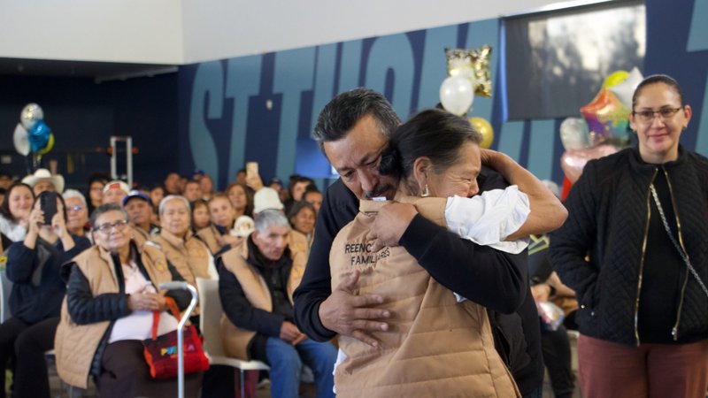 Maria de Jesús Francisco Javier from Mexico embraces her brother at a Dec. 28, 2025 family reunification event at St. Thomas the Apostle Church in LA’s Pico-Union neighborhood. The two had not seen each other in 27 years. (Kimmy Chacon/Angelus News)