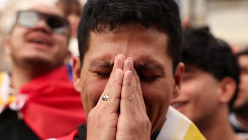 A man becomes emotional as people in Madrid celebrate Jan. 3 in reaction to the news that the U.S. had captured Venezuela’s president, Nicolas Maduro. (OSV News/Violeta Santos Moura)