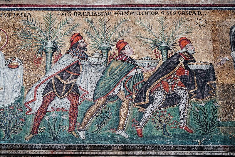 The Magi, detail of the mosaic in the Church of Sant’Apollinare Nuovo, Ravenna, Italy, sixth century. (Photo by Manuel Ramírez Sánchez, Wikimedia Commons)