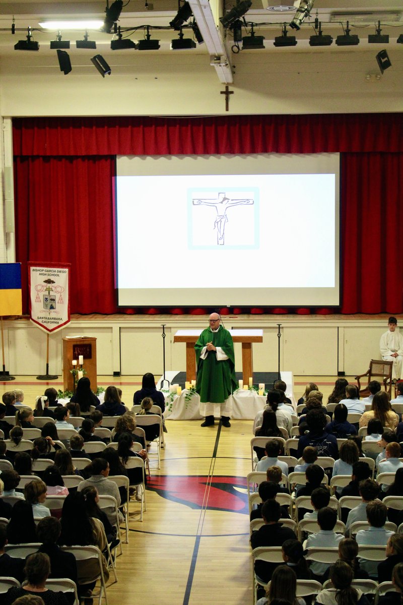 Father John Love presides over a Catholic Schools Week Mass for several schools in Santa Barbara, including Notre Dame School, Our Lady of Mount Carmel, St. Raphael, and St. Therese, and Bishop Garcia Diego High School. (Bishop Garcia Diego High School)