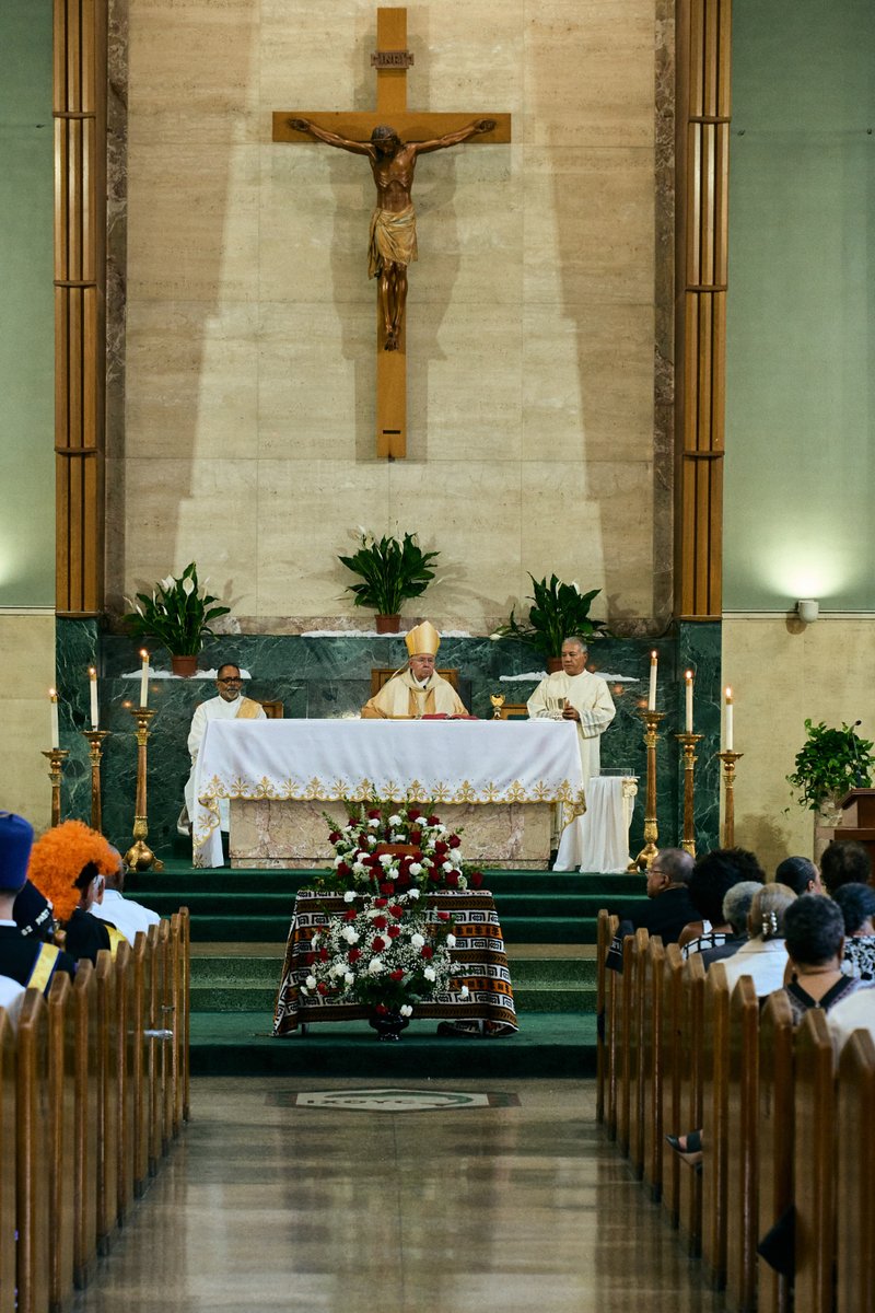 Archbishop José H. Gomez presides over the Aug. 14 funeral Mass for Deacon Hosea Alexander at Holy Name of Jesus Church in Los Angeles. (John Geronilla)