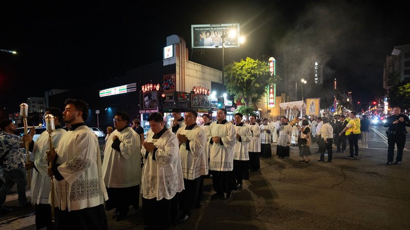 Some 1,000 people joined the Eucharistic Procession through Hollywood Sept. 9, 2026 marking the National Day of Prayer for Peace. (Poncho Romero/Archdiocese of LA)
