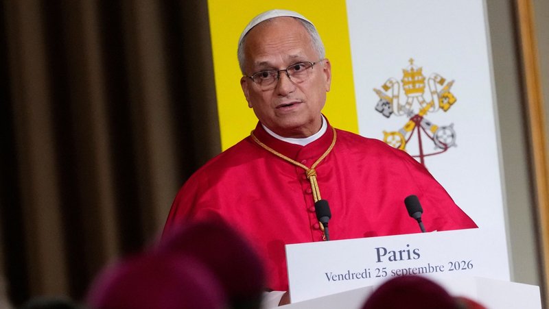 Pope Leo XIV delivers a speech during a meeting with authorities, members of civil society and the diplomatic corps at the Élysée Palace in Paris Sept. 25, 2026, the first day of his four-day apostolic journey to France. (OSV News photo/Teresa Suarez, Pool via Reutes)