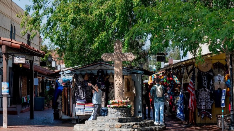 The Olvera Street Cross stands at the head of Olvera Street near the El Pueblo de Los Ángeles Historical Monument in Los Angeles. (Becket via EWTN)