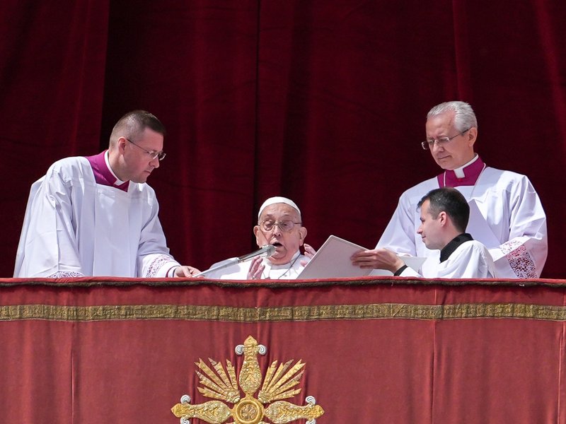 Pope on Easter: Jesus' Resurrection Makes Christians Pilgrims of Hope