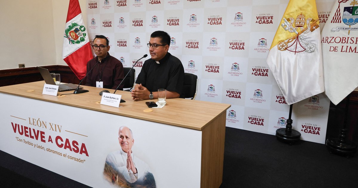 Pope Leo's doctors confirm his visit to Latin America two weeks after lung surgery