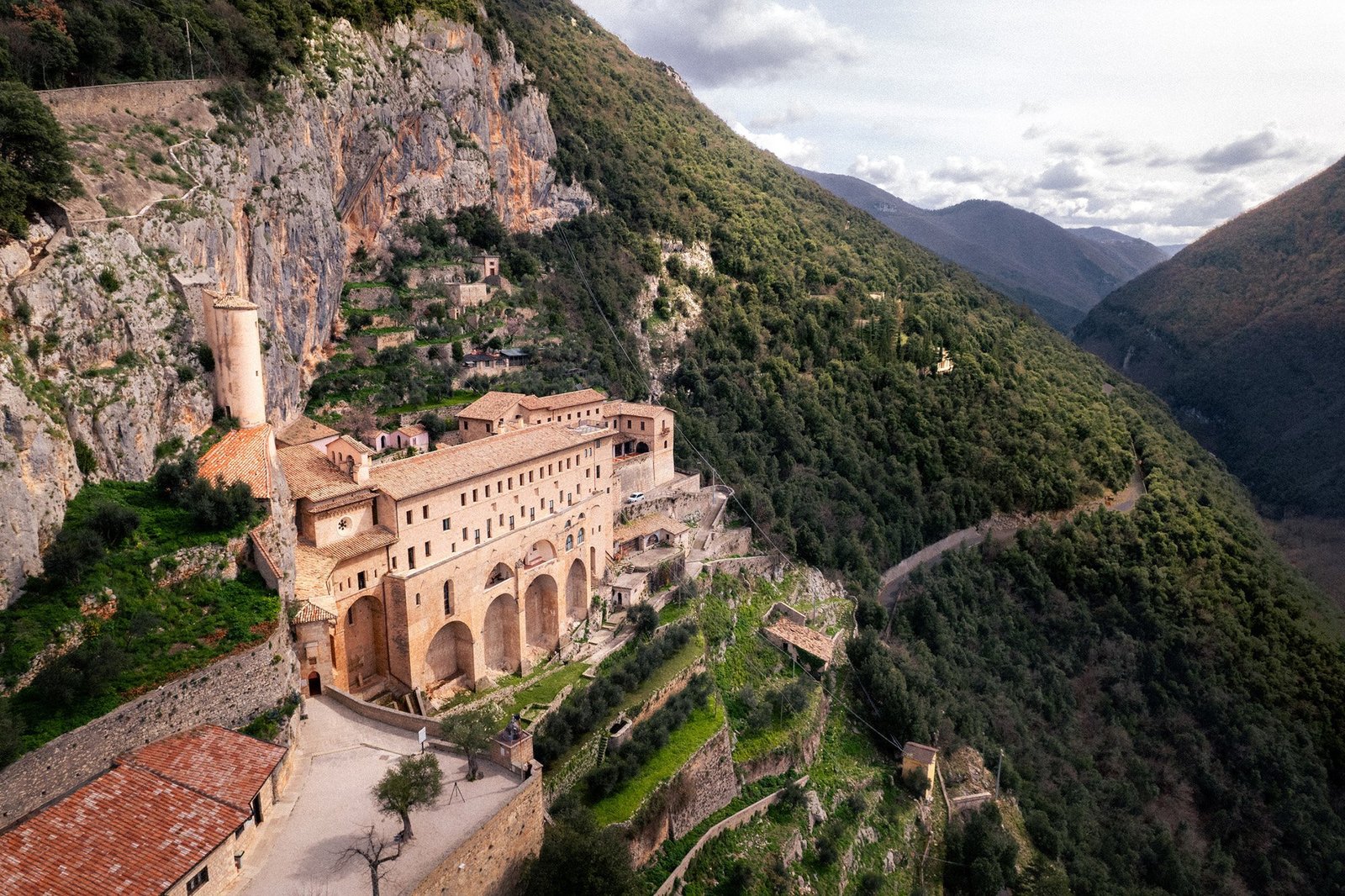 This is an image from the new docuseries with EWTN Studios called “Seeking Beauty with David Henrie,” airing Jan. 19, 2026. Henrie, actor and brand ambassador for Cross Catholic Outreach, is crediting beauty for his return to the Catholic faith after creating the new docuseries. (OSV News photo/EWTN Studios)