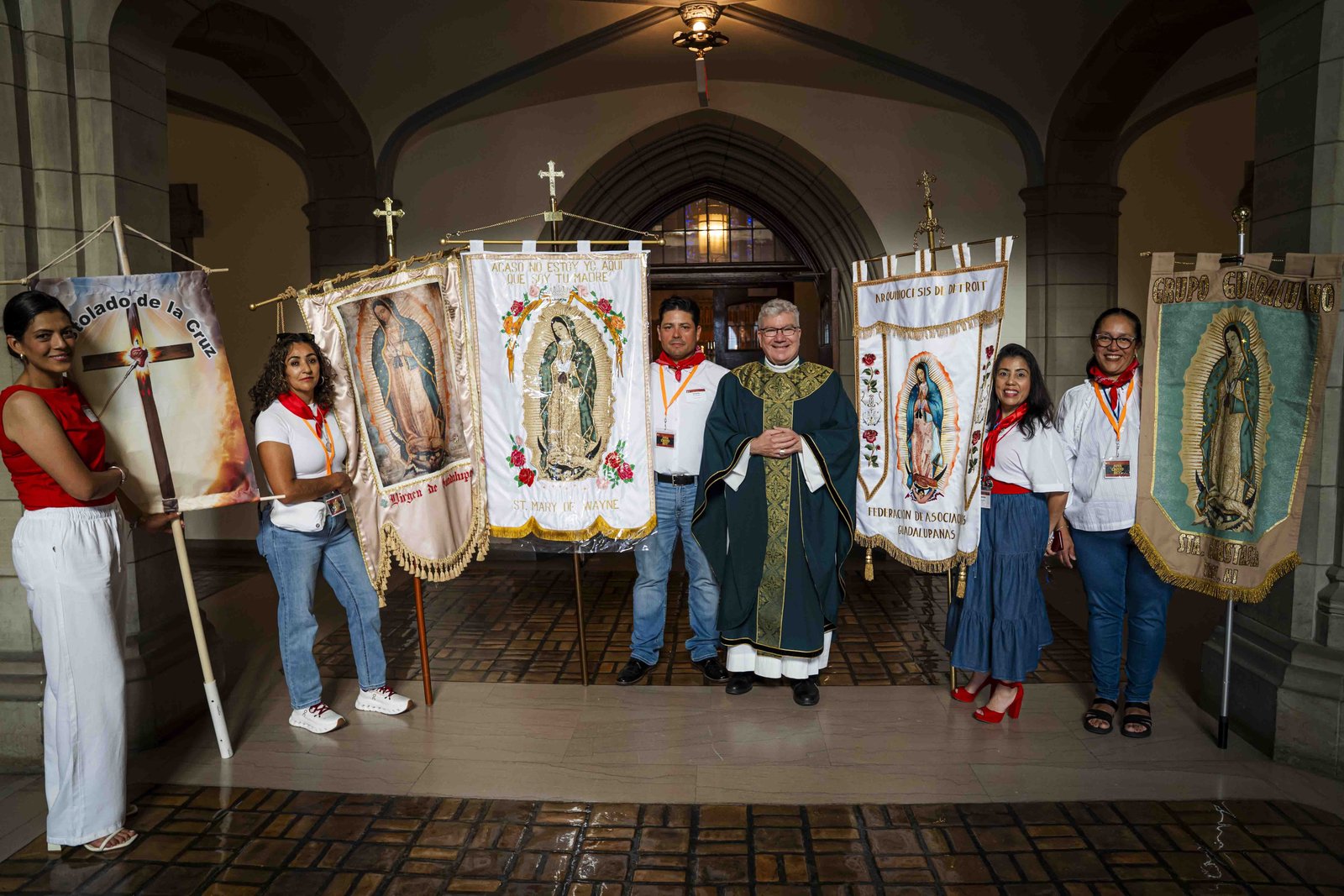 La jornada incluyó la celebración de la Santa Misa, una procesión de estandartes de los distintos ministerios, una feria dedicada a los mártires cristeros, la veneración de reliquias, música a cargo de Karen Solís y una conferencia impartida por el P. Javier Olivera Ravasi.