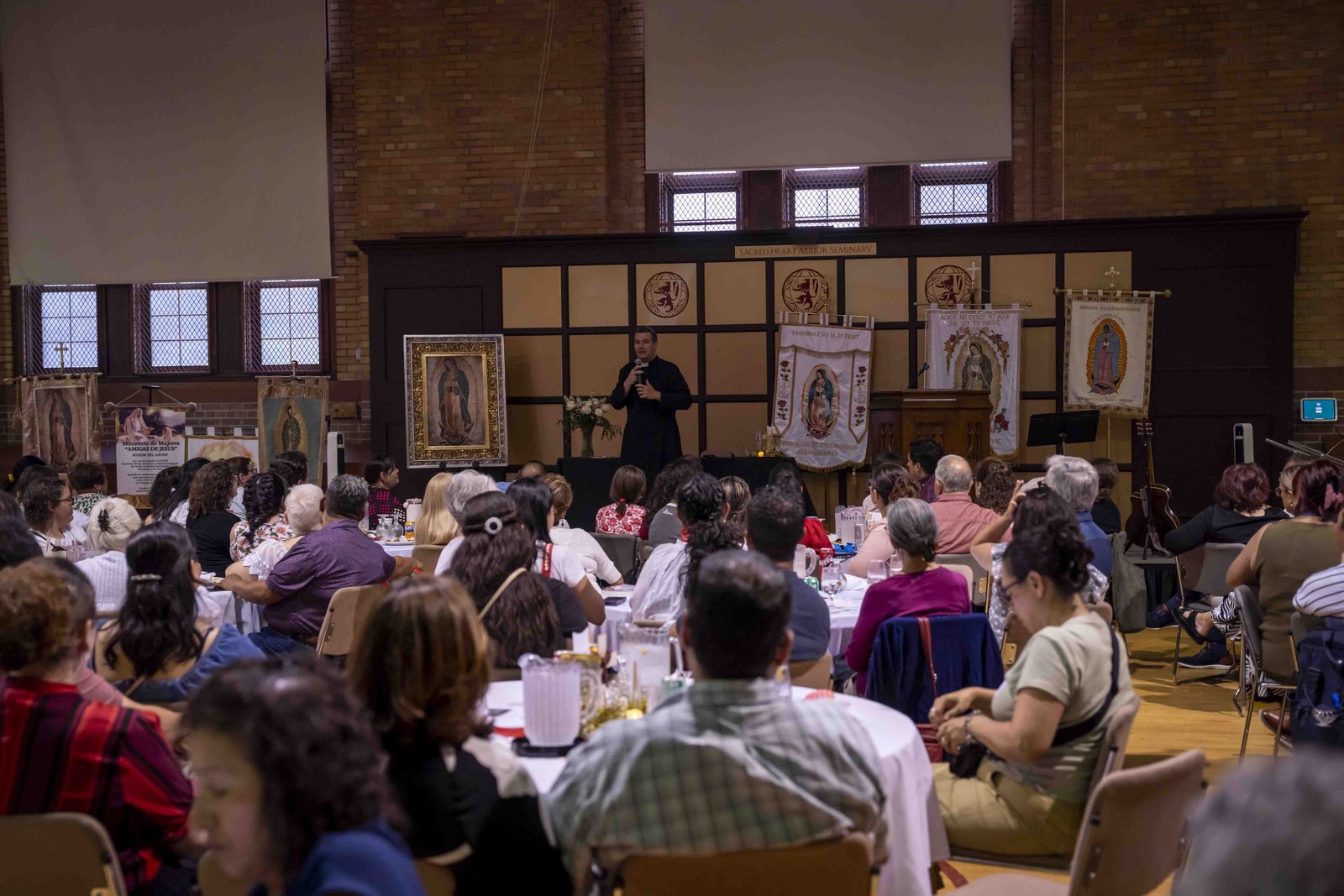 La respuesta de la comunidad superó las expectativas de las organizadoras. Aunque el registro en línea se cerró días antes del evento, continuaron llegando solicitudes de inscripción.