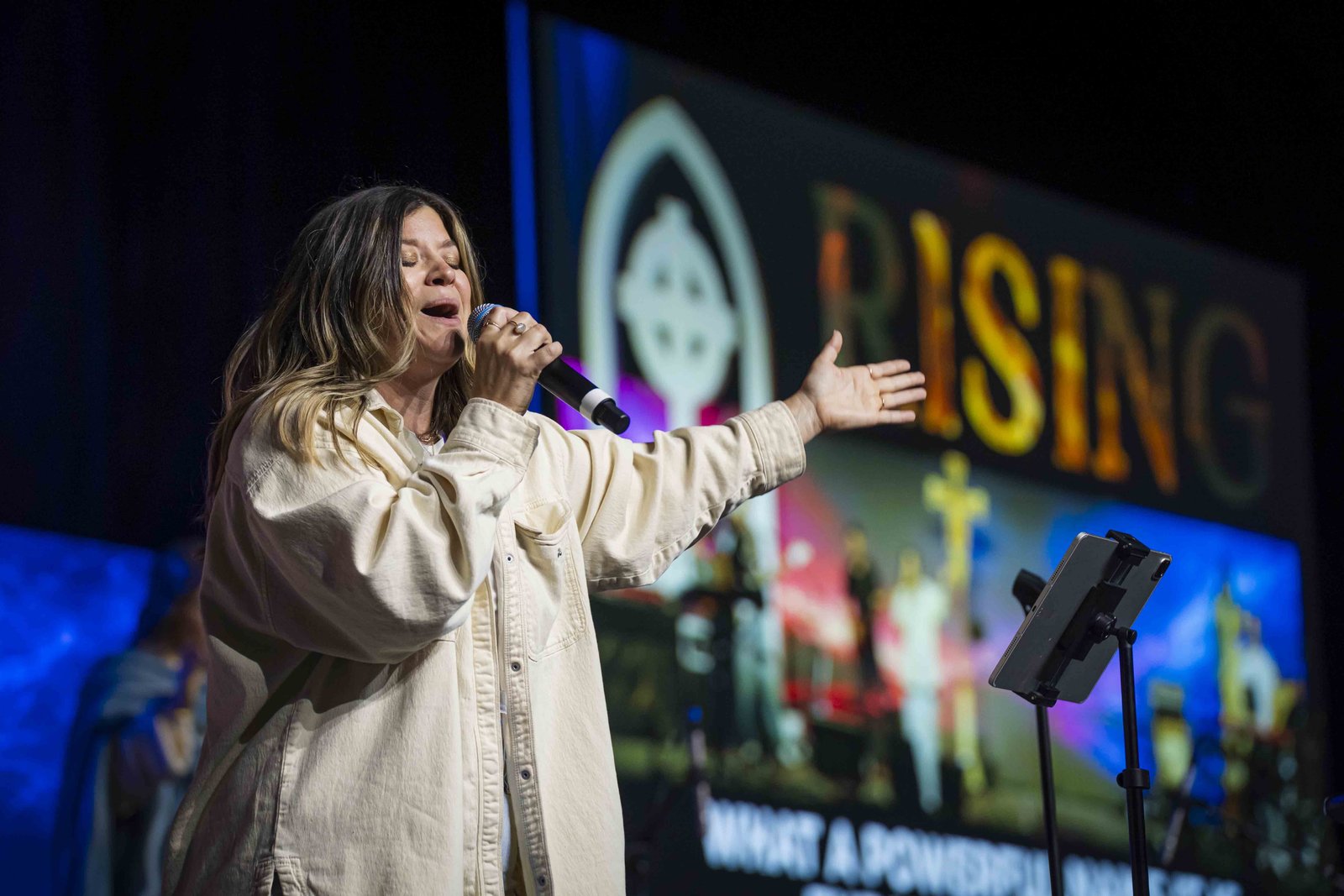 The revival featured praise and worship music, dynamic speakers, Eucharistic adoration, a ministry fair and plenty of faith. (Valaurian Waller | Detroit Catholic)