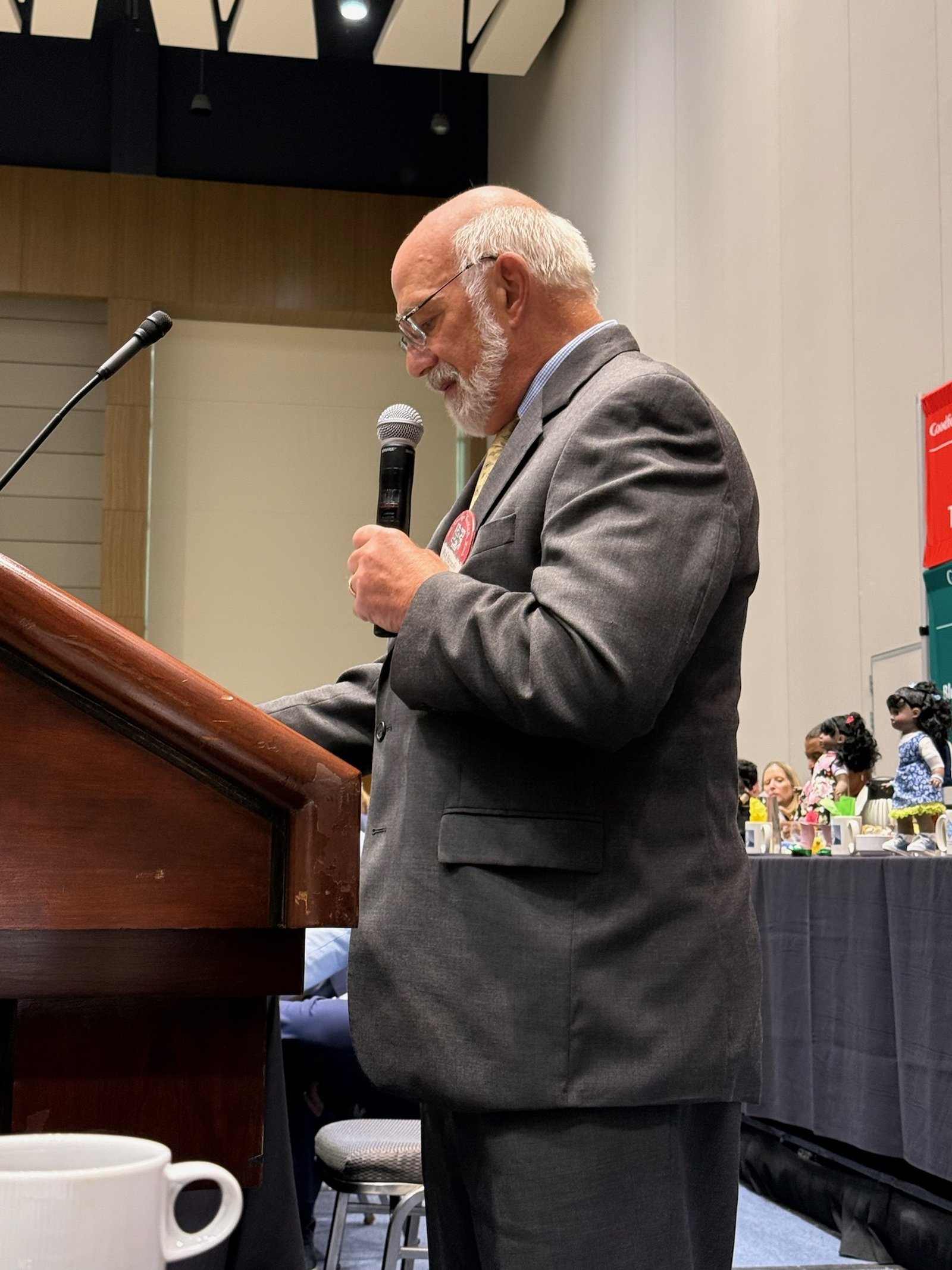 Rick Pacynski, Detroit Goodfellows president, gives closing remarks at the 34th annual tribute breakfast.