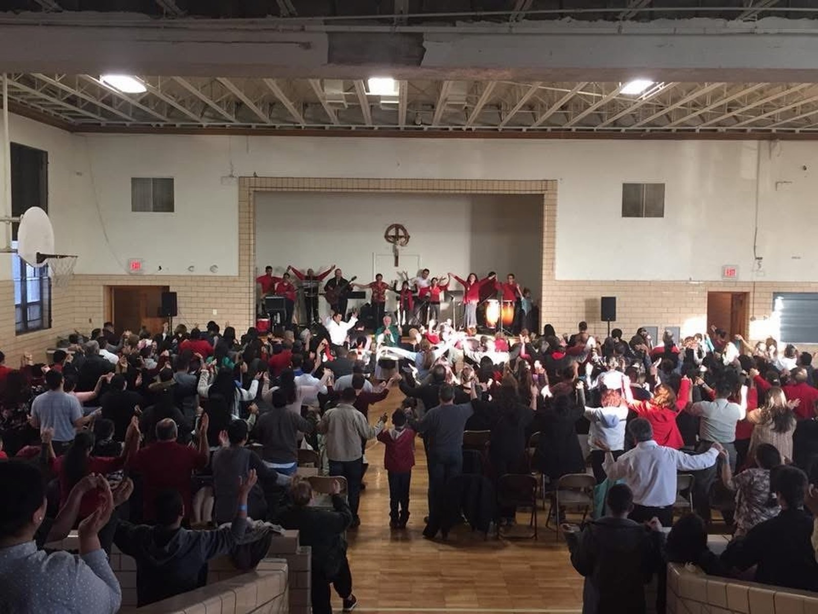 El programa del 23 de mayo incluirá la participación de tres ministerios de música —Adoradores por Siempre, Divino Amor y Santa María—, además de un grupo de oración diocesano que reunirá a comunidades de al menos nueve parroquias.