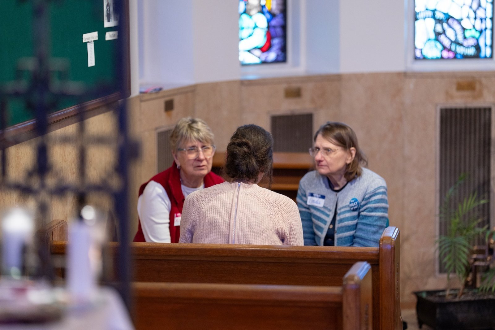 En sus comienzos fue pensada como una conferencia espiritual para mujeres jóvenes, pero hoy Behold and Be Held convoca a mujeres de todas las edades a vivir un retiro con un marcado carácter intergeneracional.