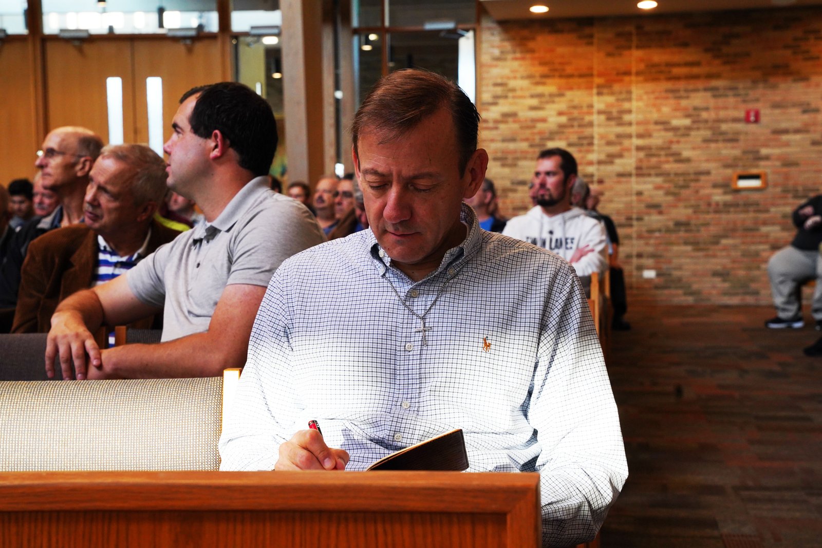 Fr. Pullis encouraged those in attendance to reclaim their masculinity by living as men of self-sacrifice and not self-gratification. If they did so, Fr. Pullis said, it would transform both themselves and the people around them.