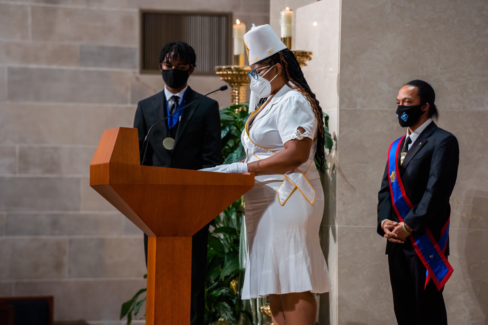 Cuando las personas aceptan su responsabilidad moral de crecer en sabiduría intelectual y conocimiento a través de la gracia del Espíritu Santo, pueden apropiarse de una nueva forma de superar la violencia, el racismo y la ceguera espiritual, dijo el P. Cooke.