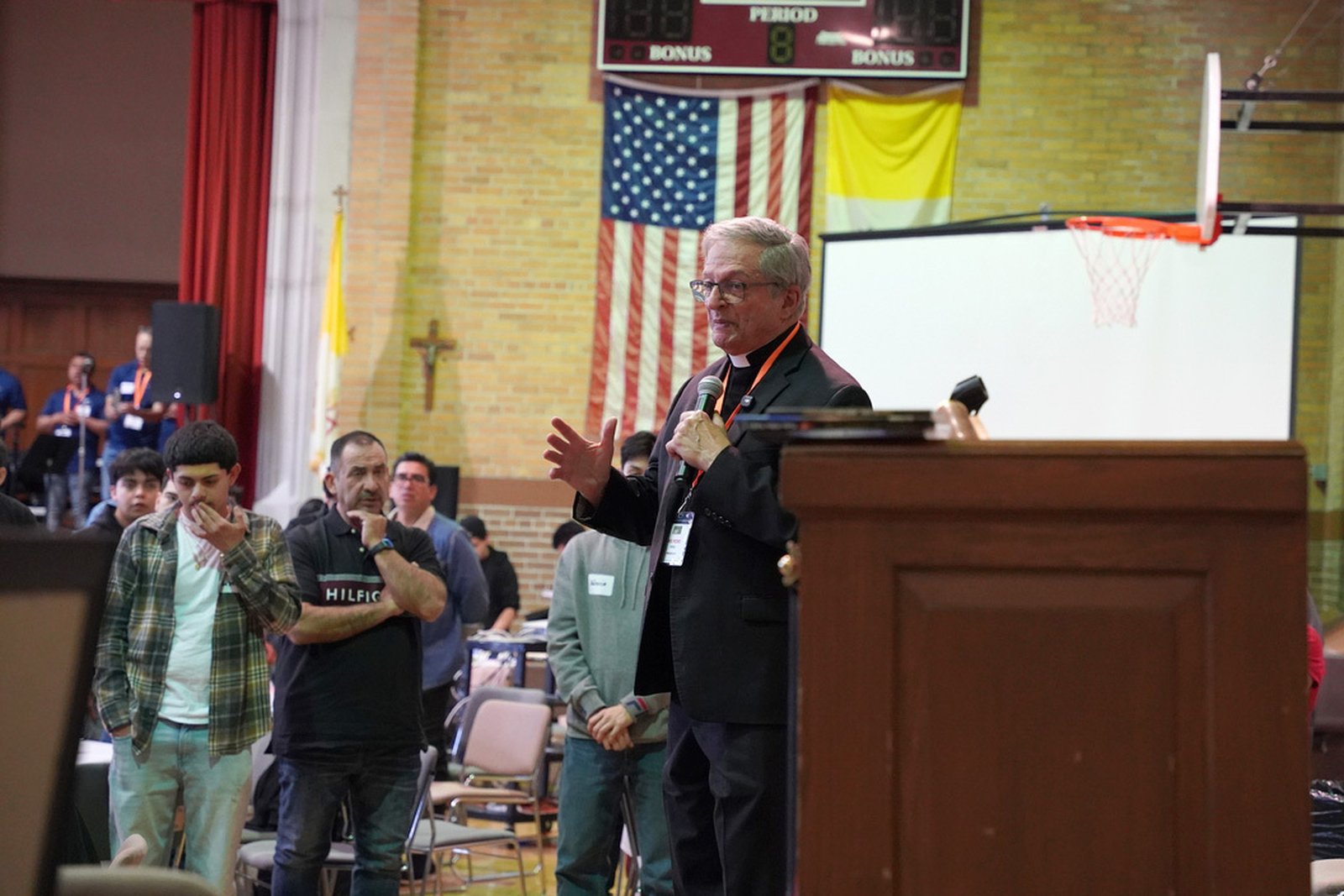 Fr. Pedro Núñez gave two deeply moving talks: "Beloved Children of the Father," in which he reflected on the importance of recognizing God's unconditional love for every human being, and "Being Healed to Heal," in which he delved into the topic of holiness and personal healing.