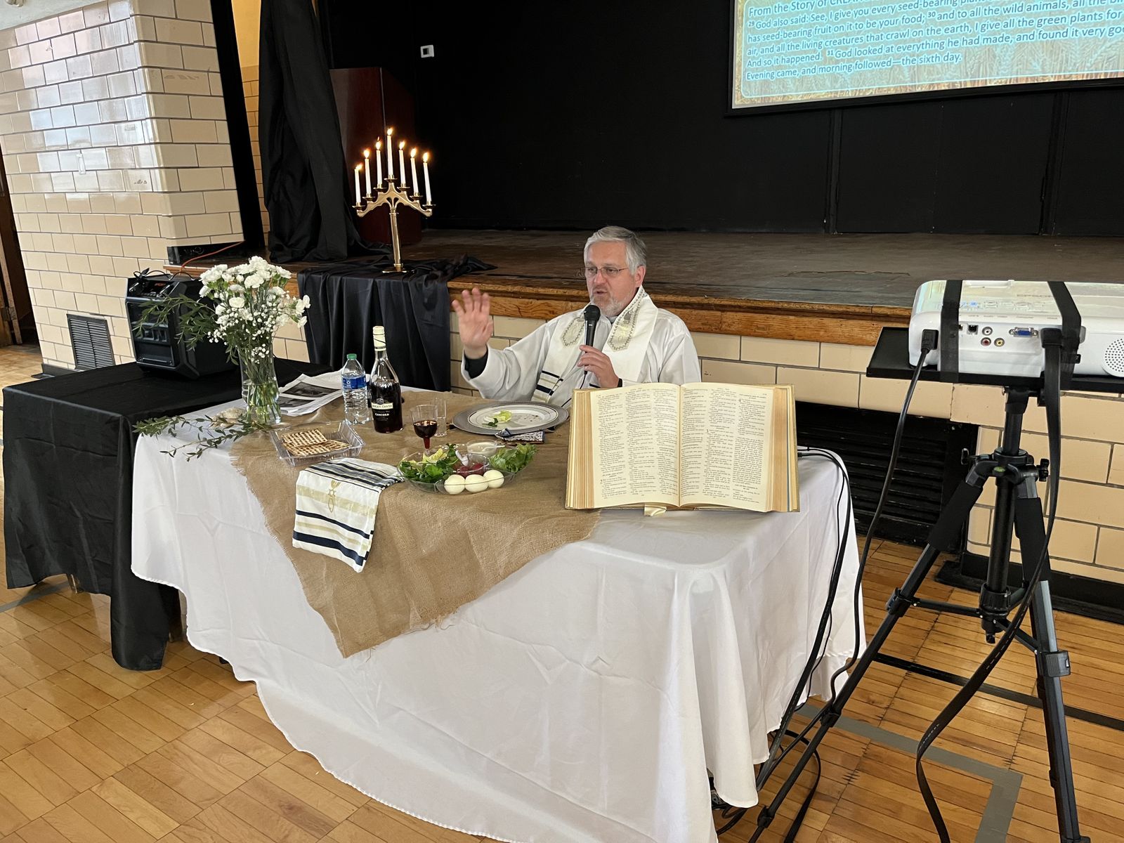 Fr. Juan Sabadell is the spiritual director and the coordinating priest of the missions. He presided over the Palm Sunday Mass and will also be present at the Easter Vigil Mass. (Photo courtesy of Edith Alejandra Sosa Hernández for Detroit Catholic en Español)