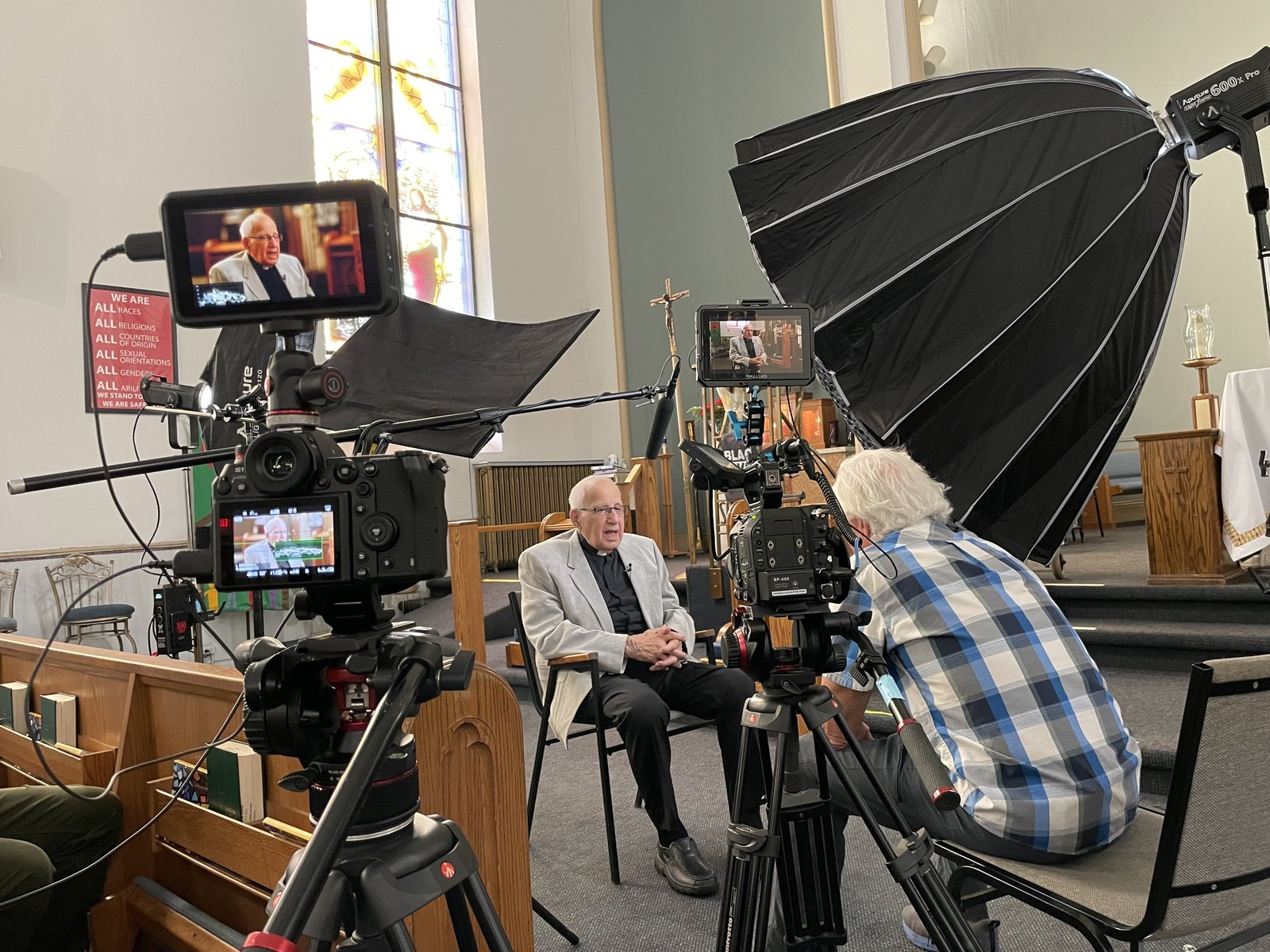 Con la ayuda del Padre Norman Thomas, el líder de la Iglesia Católica del Sacred Heart de 92 años, la película explora el impacto de Detroit en los derechos civiles, incluidos los disturbios de 1967.