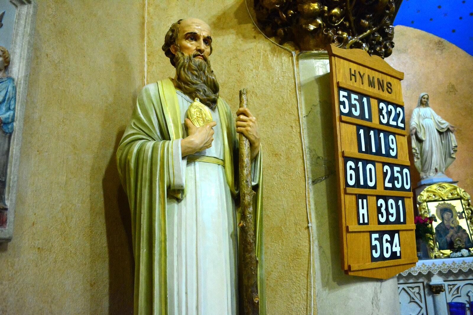 En esta foto de archivo de 2015 se muestra una estatua de San Judas que contiene una reliquia del apóstol en la Immaculate Conception Parish en Lapeer. Se cree que la estatua es la misma ante la cual rezó el actor Danny Thomas para pedirle ayuda a San Judas durante un período difícil en su vida. Posteriormente, Thomas fundó el St. Jude Children's Research Hospital en agradecimiento por la intercesión del santo. (Michael Stechschulte | Detroit Catholic)