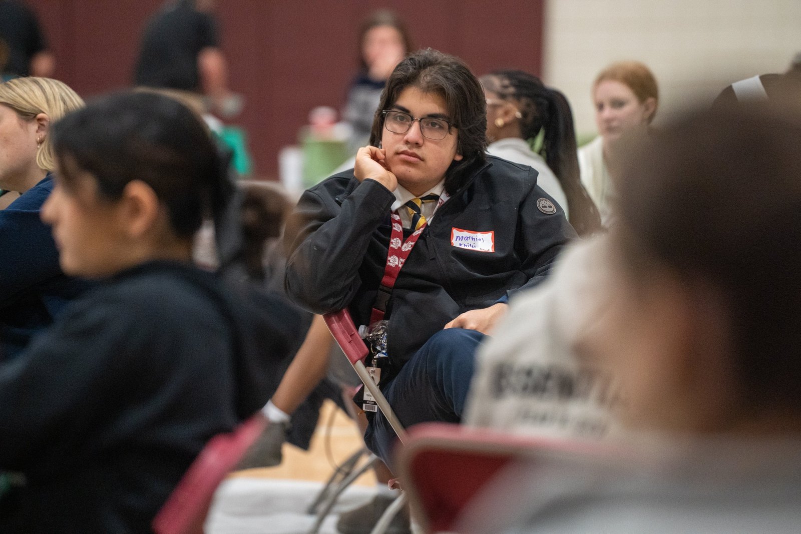 Estudiantes de escuelas secundarias católicas de todo el sudeste de Michigan profundizan en el funcionamiento del sistema migratorio, sus fallas frente a quienes más lo necesitan y cómo pueden comprometerse para promover políticas migratorias más justas.