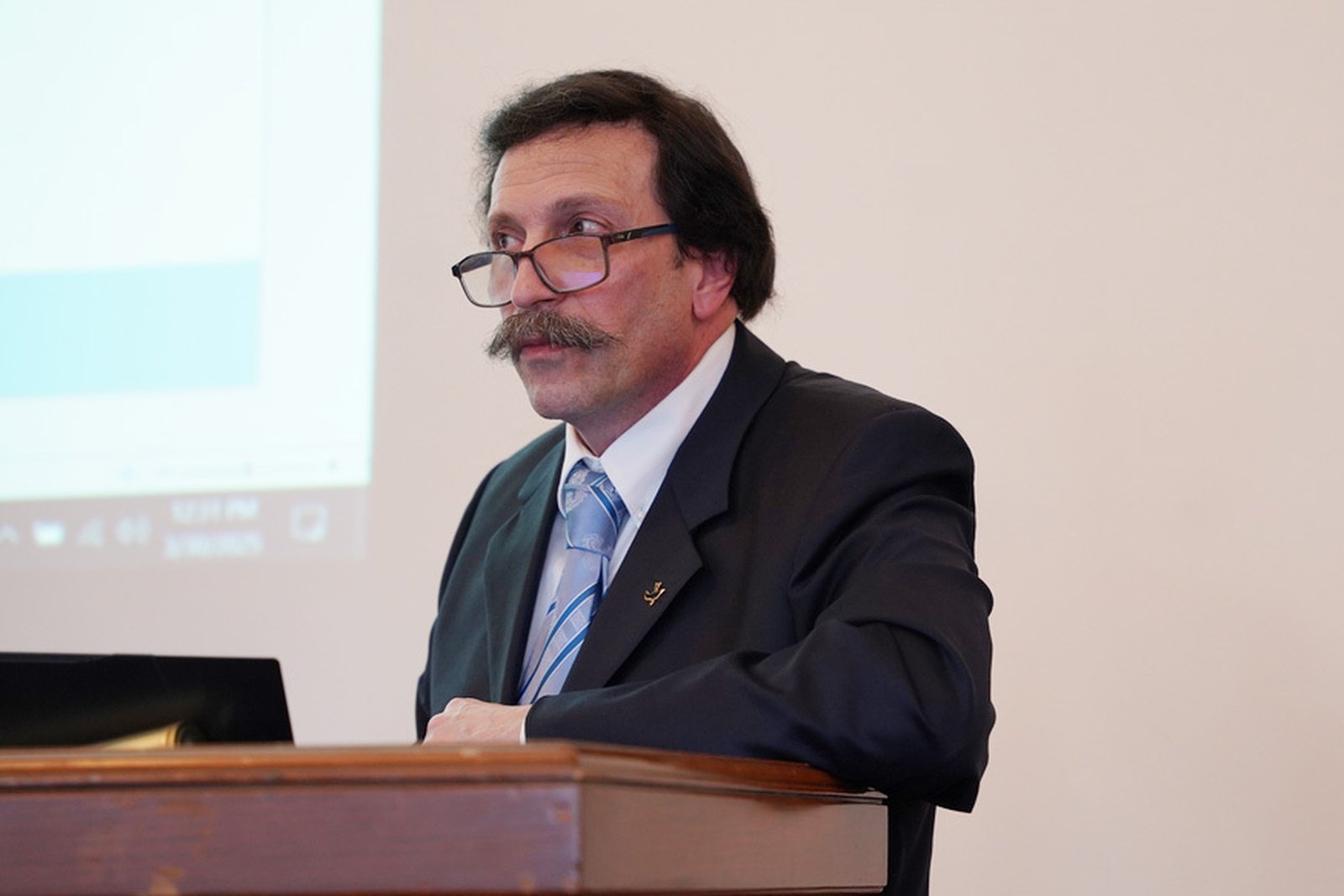 Dr. John Damiani, M.D., a urologist with ProMedica Monroe Regional Hospital and president of the Detroit Catholic Medical Association and chairman of the Christus Medicus Foundation, gives a talk on transhumanism and artificial intelligence in the medical field March 30 at Sacred Heart Major Seminary.