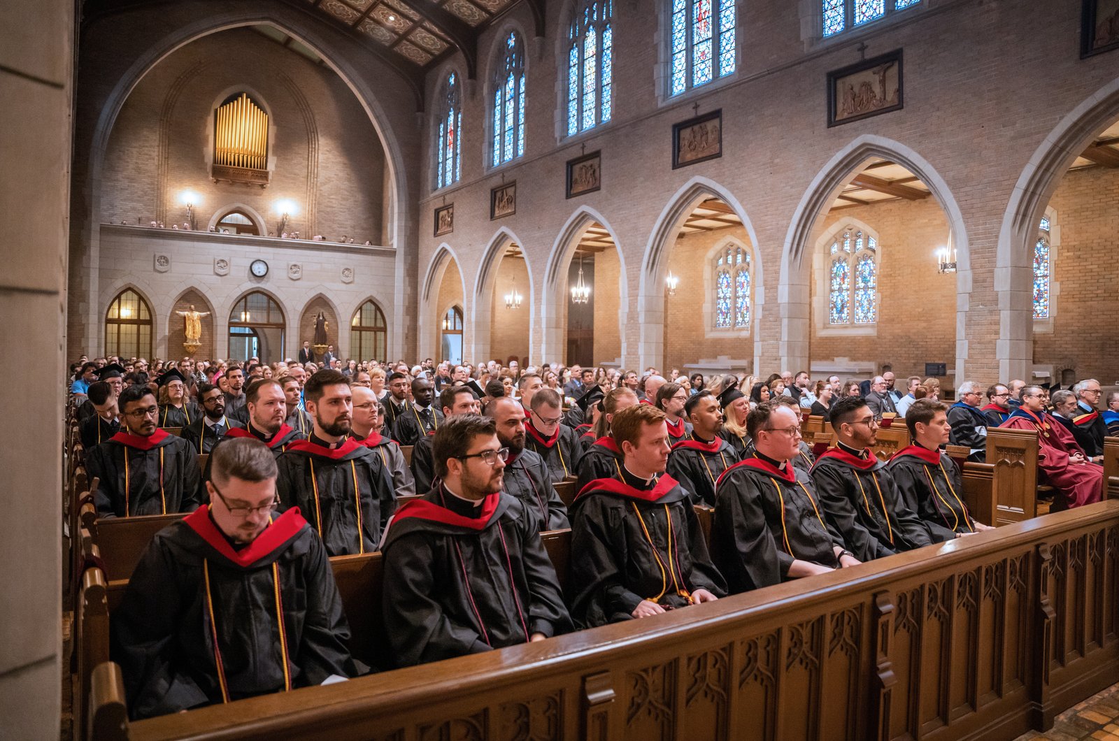 In his homily, Fr. Fox told the graduates that it can be easy to doubt one’s preparedness for the mission of evangelization, especially in a world where so many forces conspire to distract people from Christ. However, only by living for Jesus themselves and sharing his life can they manage to rescue others.