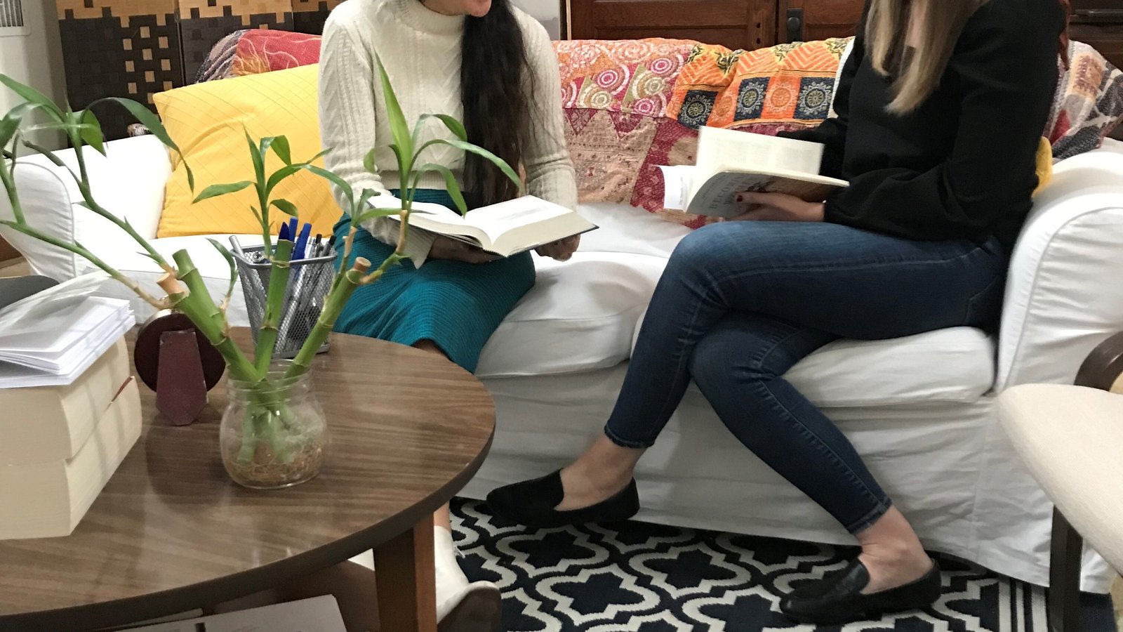 Las dos mujeres sirven en una variedad de roles en St. Mary of Redford, sirviendo como catequistas, coordinadoras de adultos jóvenes y administrando las redes sociales de la parroquia.