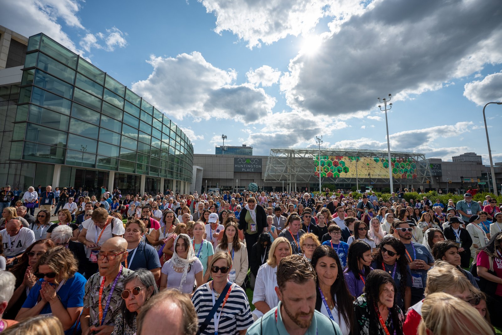 Thousands of Catholics adore Jesus in the Blessed Sacrament during the Eucharistic procession and benediction outside Huntington Place. (Tim Fuller | Detroit Catholic)