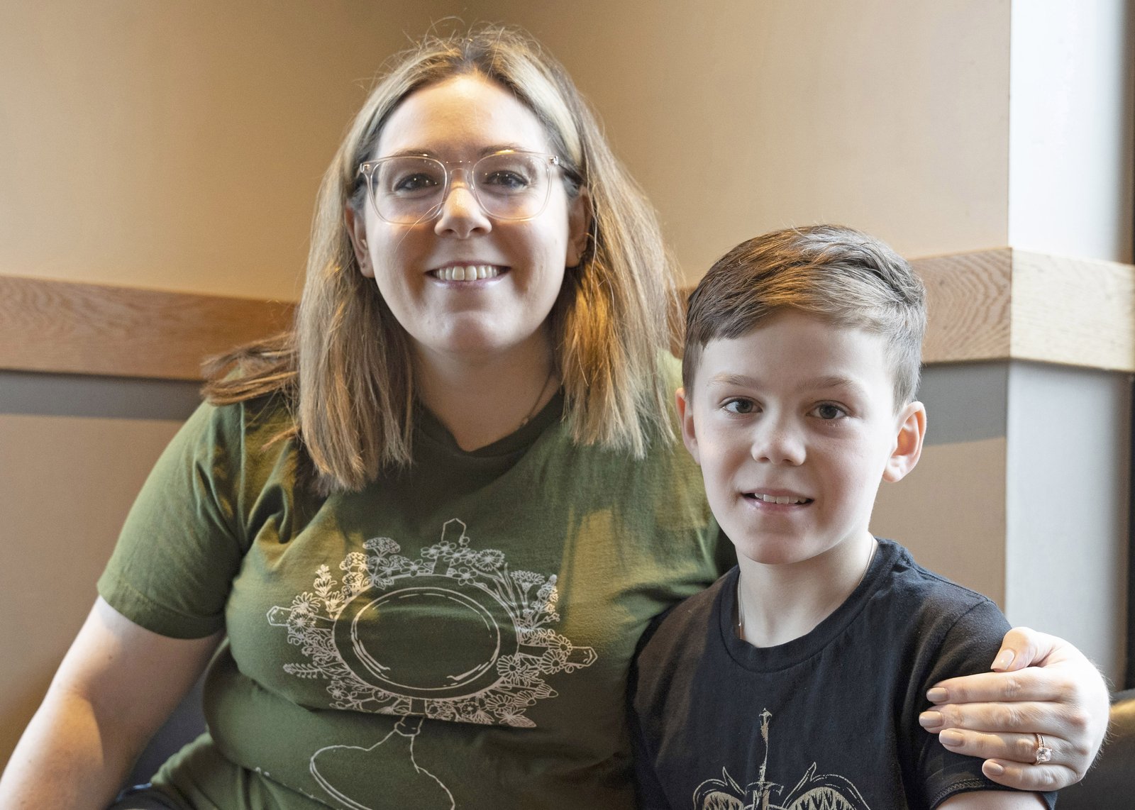 Steffi Howell, la madre de Teddy, dijo que su hijo eligió iniciar su propio podcast para inspirar a otros niños a orar y leer la Biblia. Cuando crezca, Teddy dijo que quiere ser un sacerdote de podcasts como el Padre Mike Schmitz. (Gabriella Patti | Detroit Catholic)