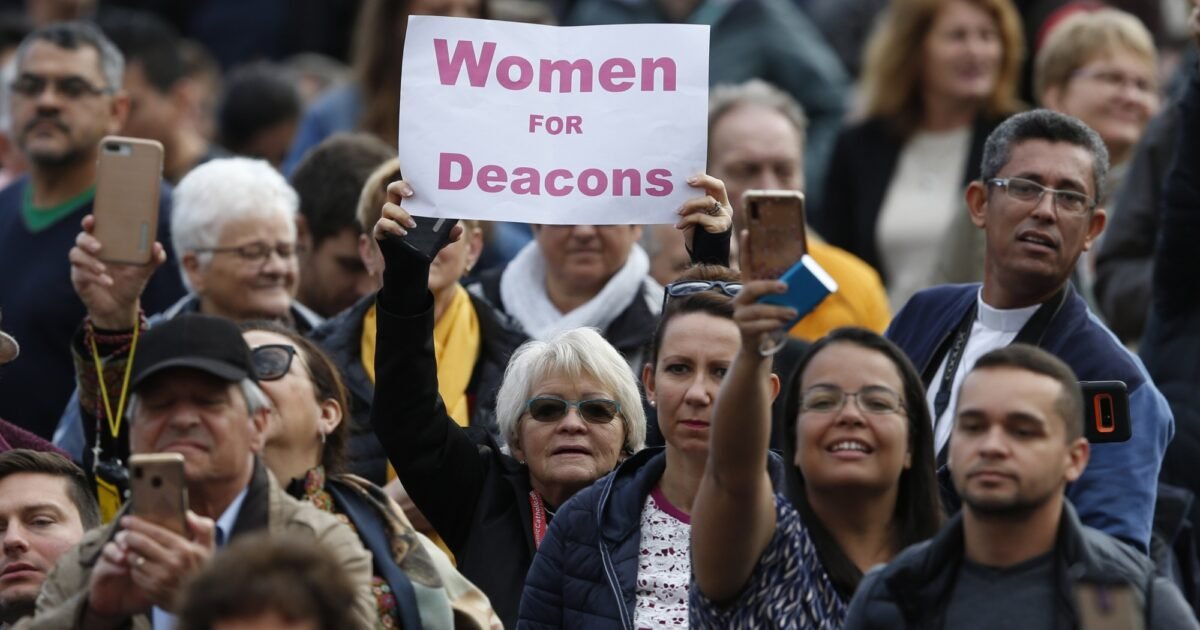 Papal commission votes against ordaining women deacons