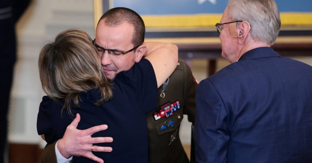 Hero's sacrifice, survivor's faith: Polish officer gives Christian witness at White House ceremony