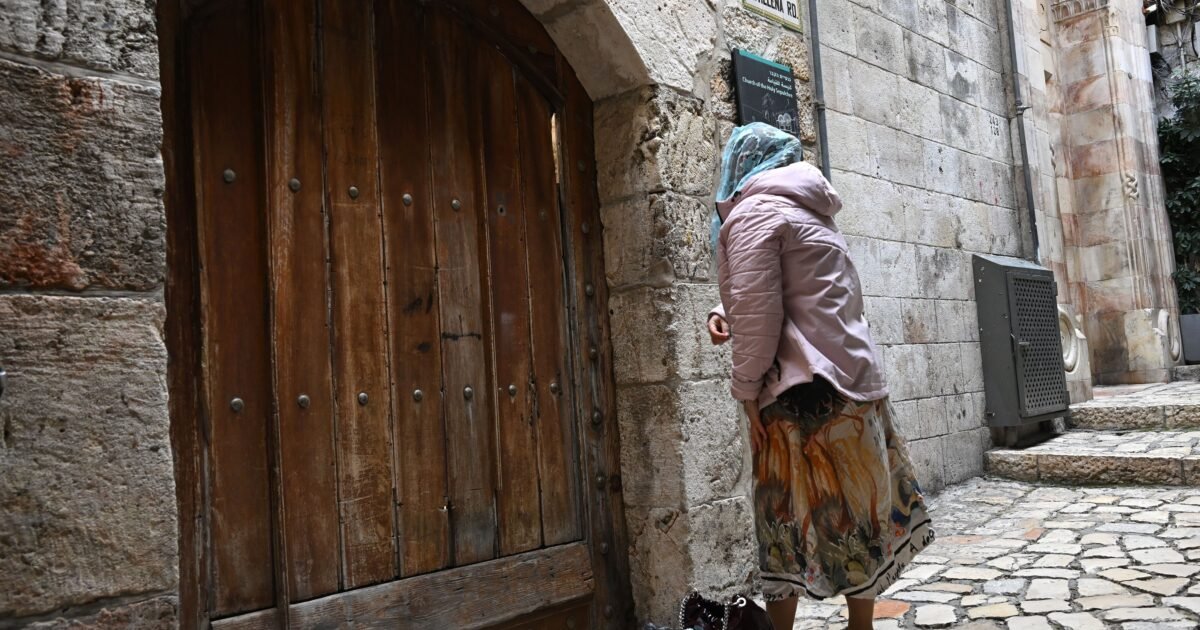 Church of the Holy Sepulcher in Jerusalem remains closed