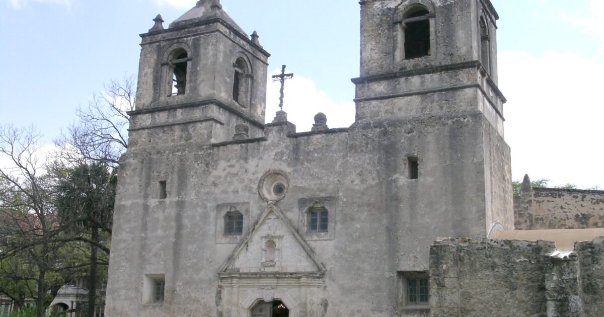 800 years after founder's death, Franciscan communities live out his charism