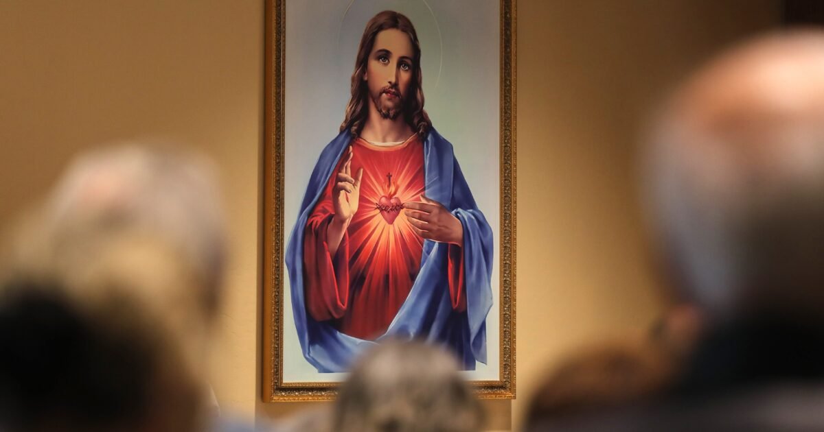 U.S. bishops' consecration of nation to Sacred Heart of Jesus affirms 'our reliance on God'