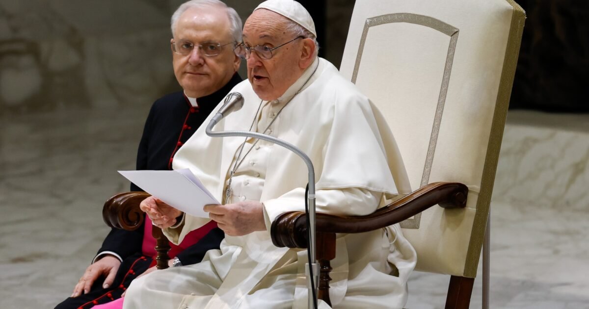 Good, hidden deeds are a service to the church, pope tells employees