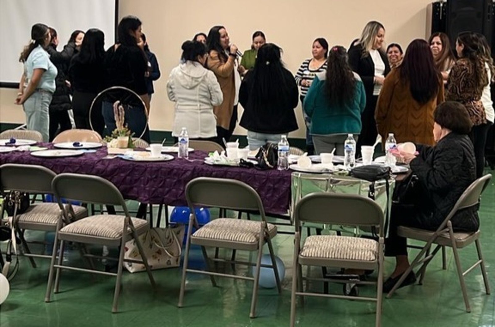 El próximo encuentro está programado para diciembre, con el mismo espíritu: ofrecer un oasis de amor, consuelo y dignidad a quienes más lo necesitan.