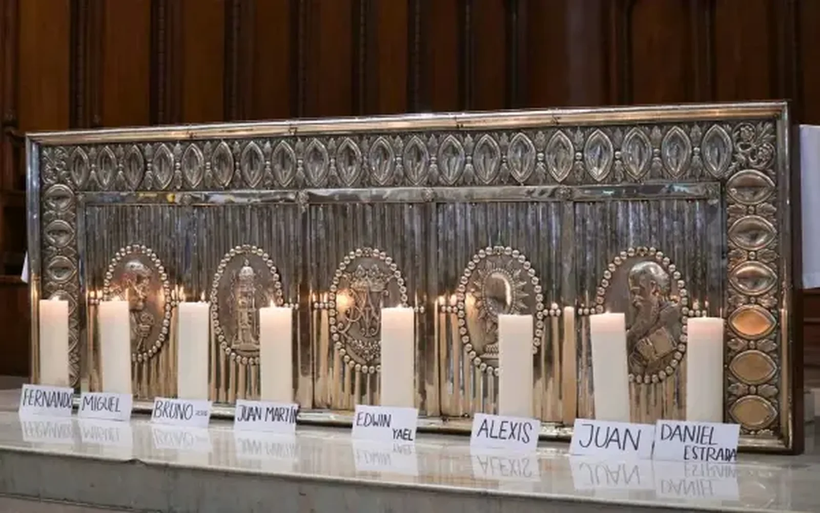 Acto simbólico en Monterrey por los jóvenes asesinados. Crédito: Pastoral Siglo XXI