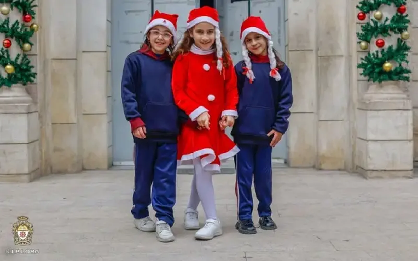 Niñas en la parroquia de la Sagrada Familia. Crédito: Patriarcado Latino de Jerusalén.