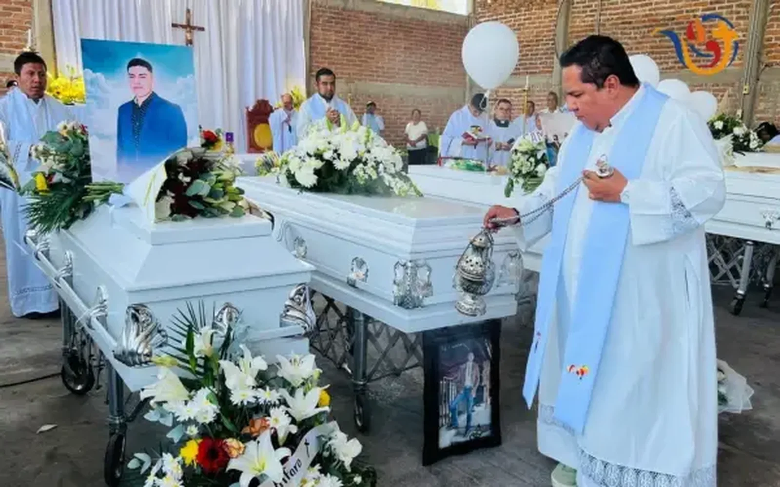 Velorio de los jóvenes asesinados en Guanajuato. Crédito: Semanario Emaús