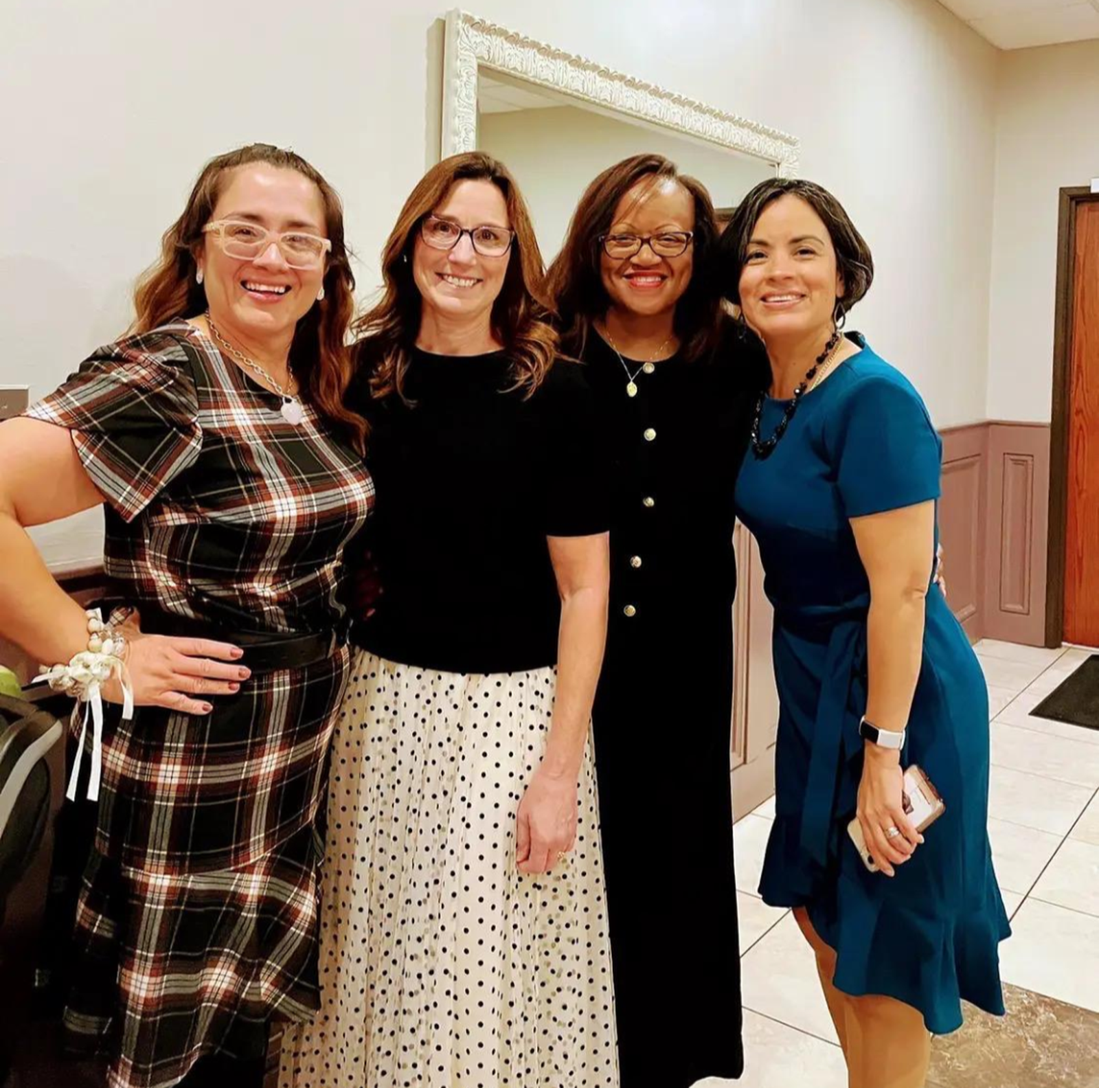 De izquierda a derecha: Elizabeth Madrid, Tina Teifer, Crystal Kinard y María Teresa García.